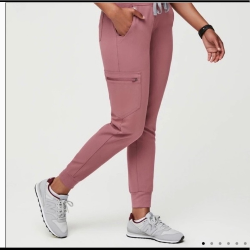Figs mauve jogger scrubs